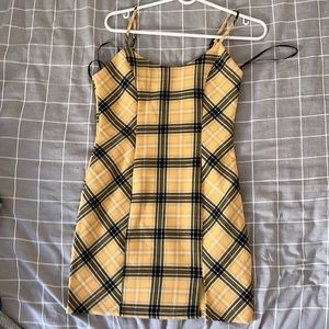 Hello and black plaides dress